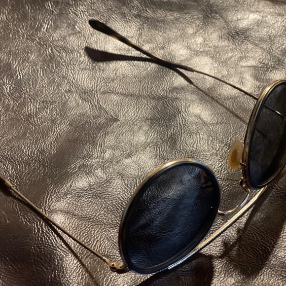 Sunglasses - Picture 2 of 3